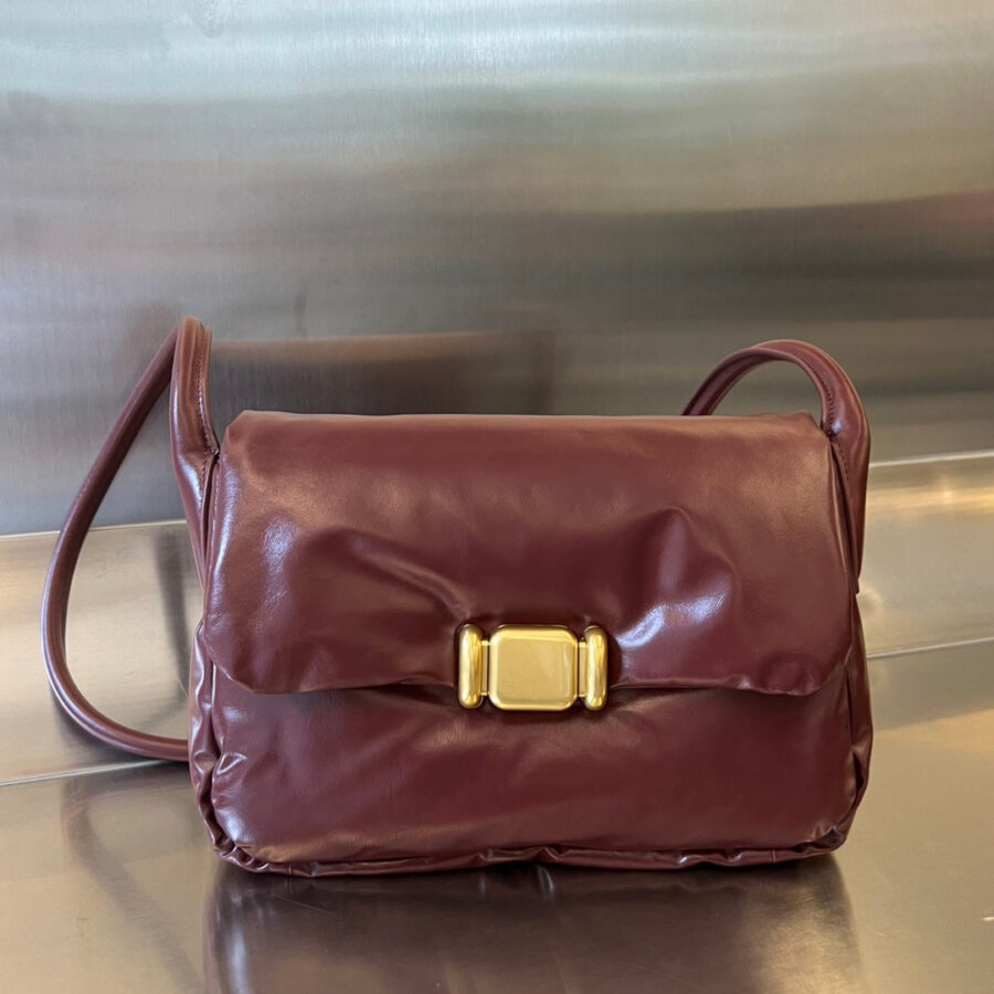 PAD PUFFER BAG 29 IN PLUM PURPLE COWHIDE LEATHER | Studio Nafay