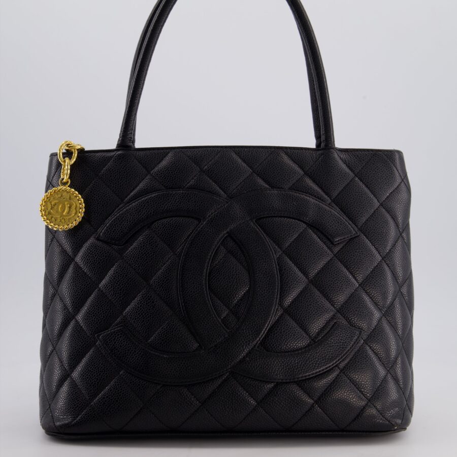 Chanel Tote black bag – front view