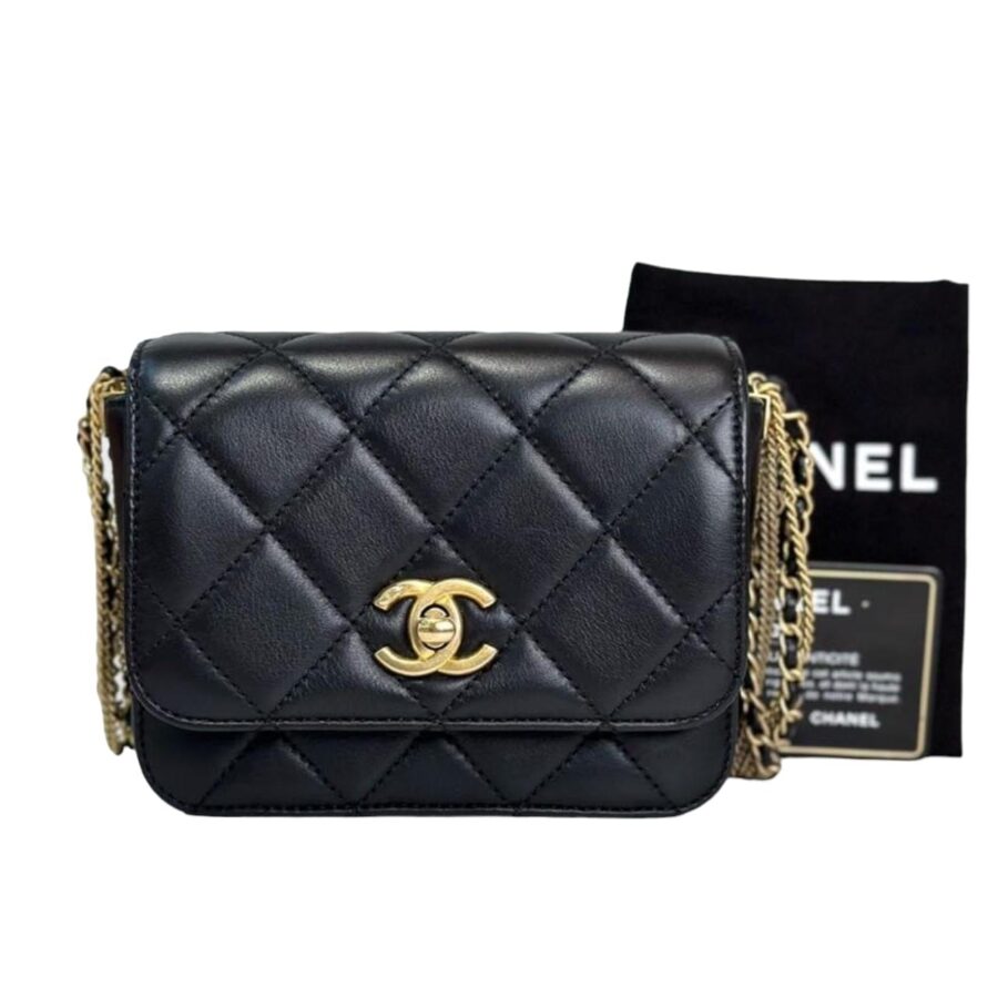 Chanel Chain Bag black – front view