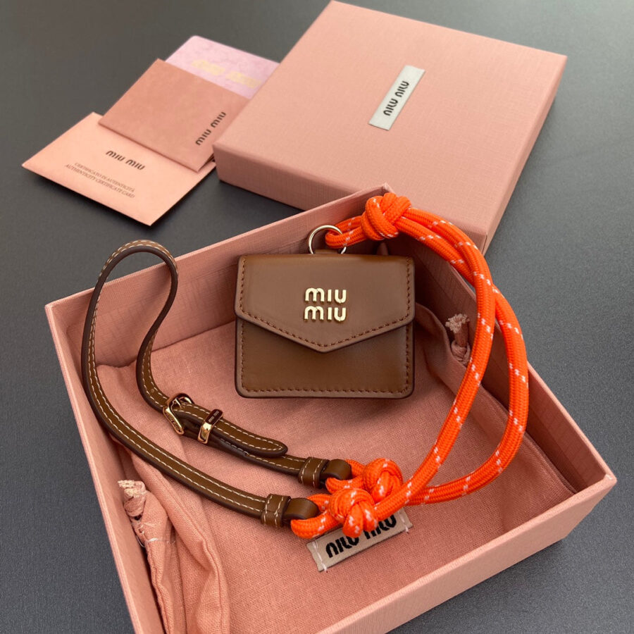 Designer handbag brown – front view