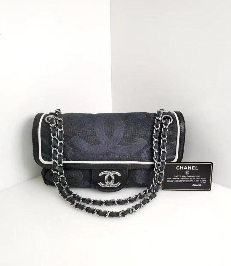 Chanel Shoulder Bag black – front view