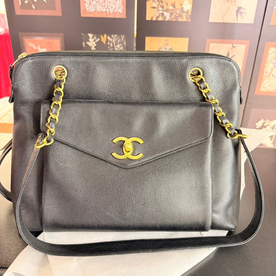 Chanel Tote bag – front view